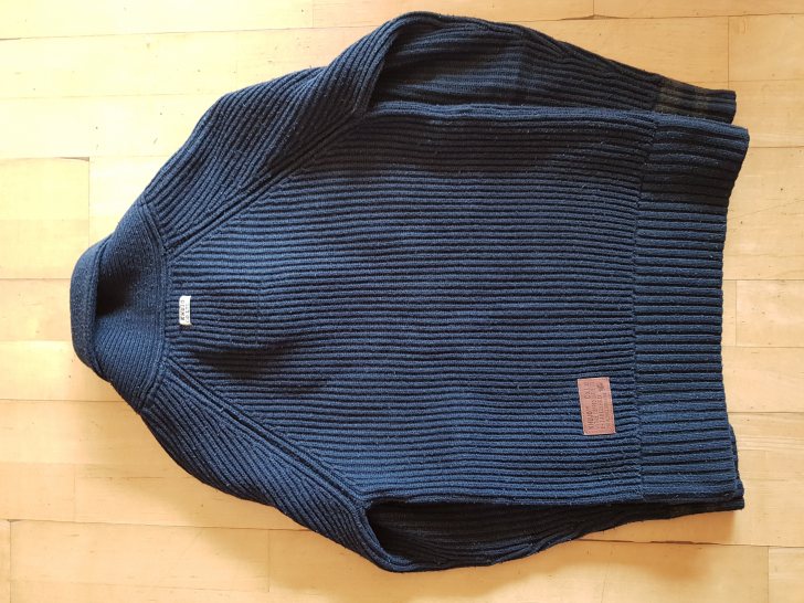 khujo 숄카라 스웨터